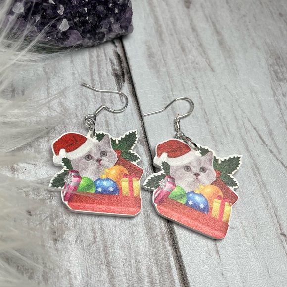 Christmas Kitty Dangling Earrings - Picture 4 of 5